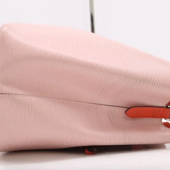 louis vuitton NeoNoe Rose Ballerine with Shoulder Strap - Picture 5 of 11